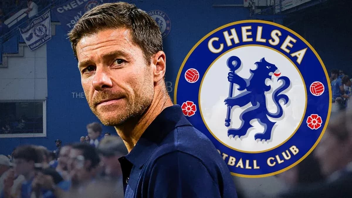 Entrenador frente al logo del Chelsea Football Club Entrenador frente al logo del Chelsea Football Club