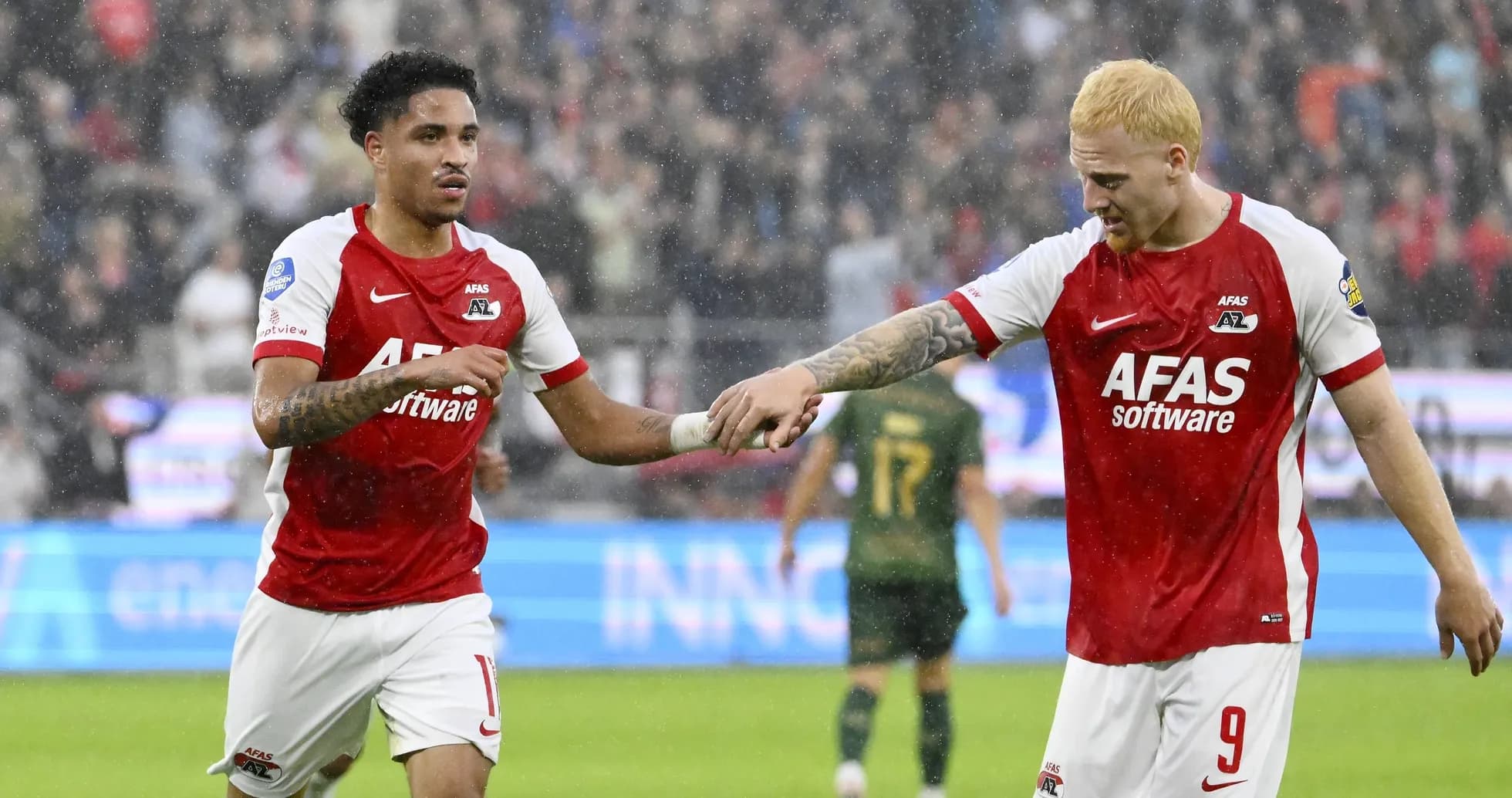 Jugadores de AZ Alkmaar celebrando en el partido Jugadores de AZ Alkmaar celebrando en el partido