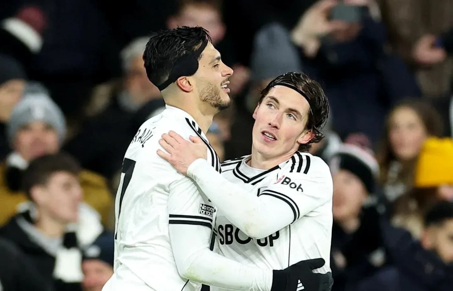 Jugadores de Fulham celebrando un gol Jugadores de Fulham celebrando un gol
