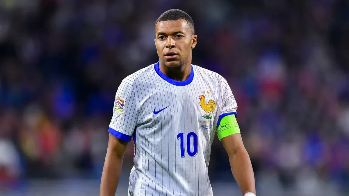 Jugador con camiseta de Francia durante un partido Jugador con camiseta de Francia durante un partido