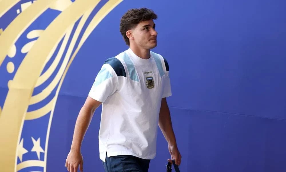 Jugador ingresando a la sala de prensa Jugador ingresando a la sala de prensa