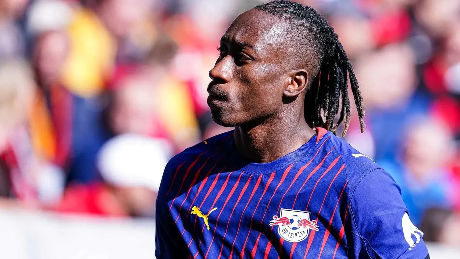 Jugador de RB Leipzig en el campo durante el partido Jugador de RB Leipzig en el campo durante el partido