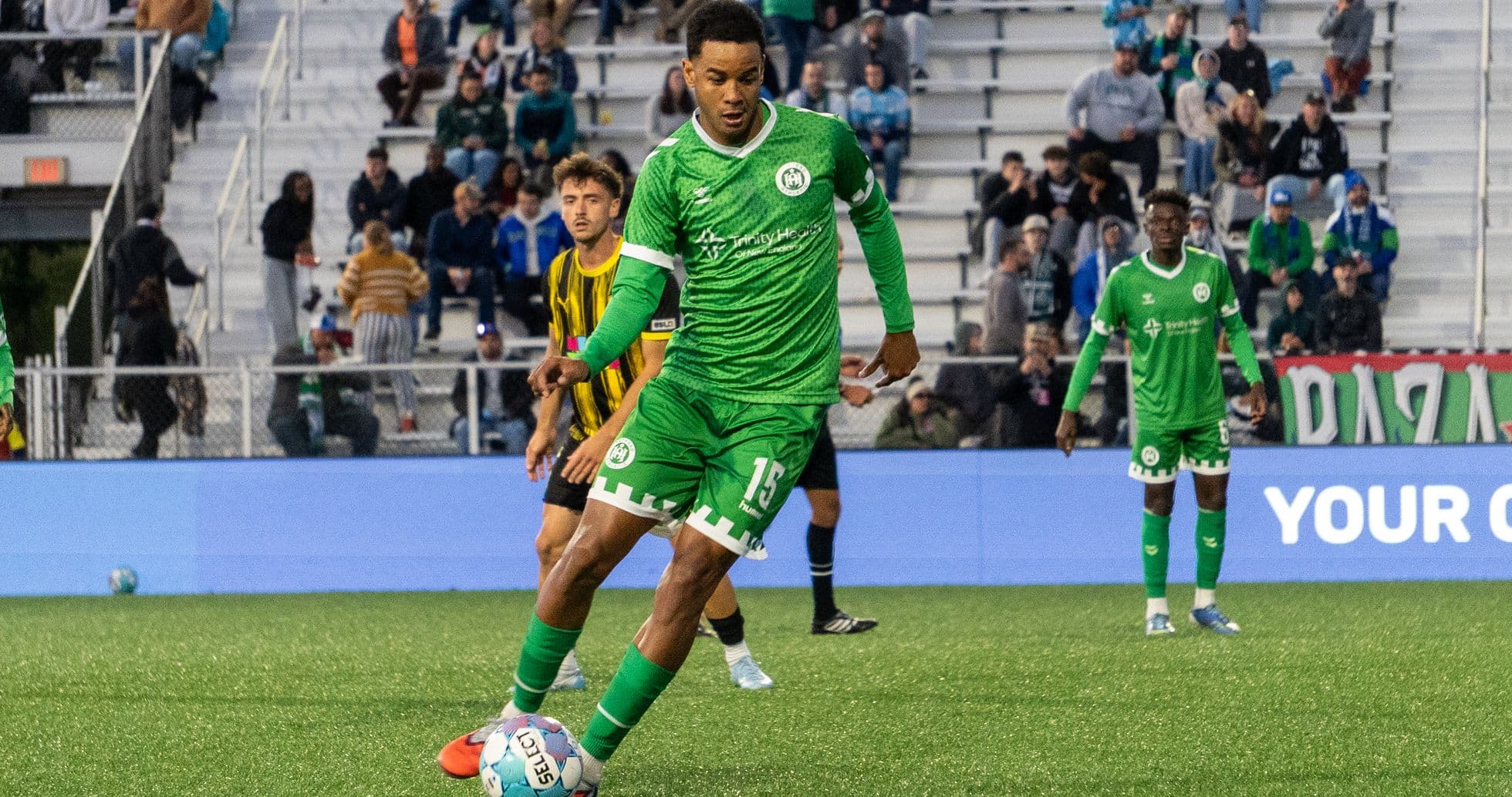 Jugador de Hartford Athletic preparando un tiro Jugador de Hartford Athletic preparando un tiro