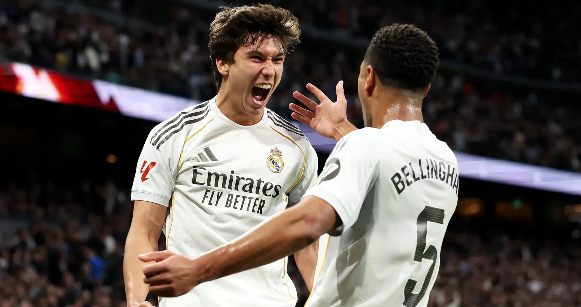 Jugadores del Real Madrid celebrando un gol Jugadores del Real Madrid celebrando un gol
