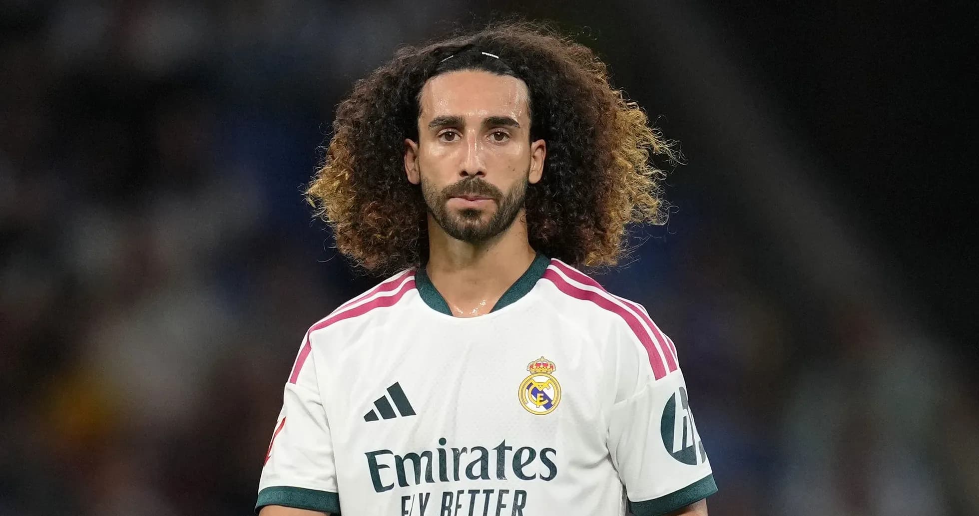 Jugador de Real Madrid en uniforme durante partido Jugador de Real Madrid en uniforme durante partido