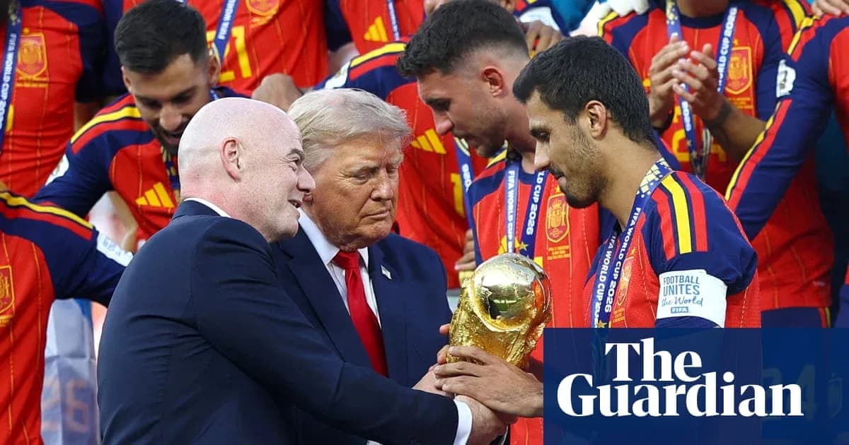 Entrega del trofeo de la Copa Mundial a España Entrega del trofeo de la Copa Mundial a España