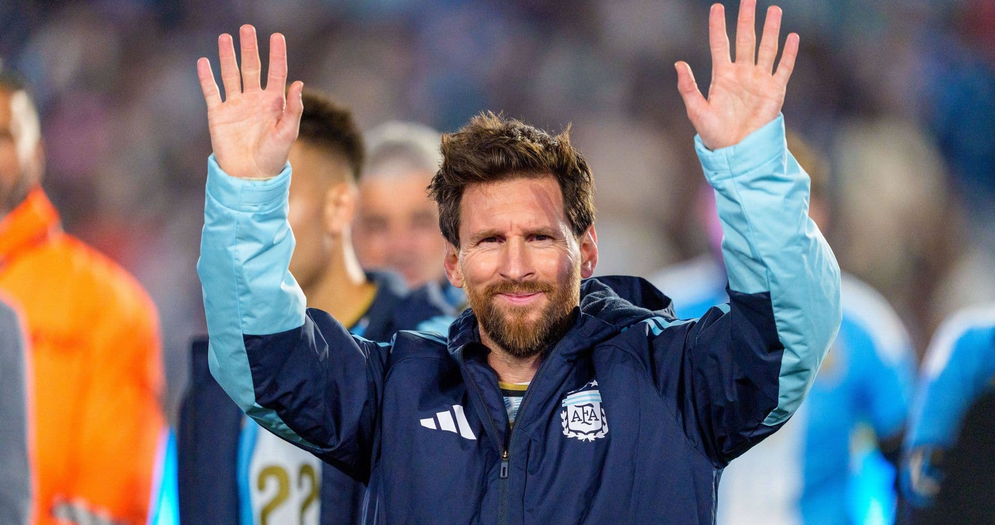 Lionel Messi recibe reconocimiento honorario de River Plate en emotiva despedida internacional Lionel Messi recibe reconocimiento honorario de River Plate en emotiva despedida internacional