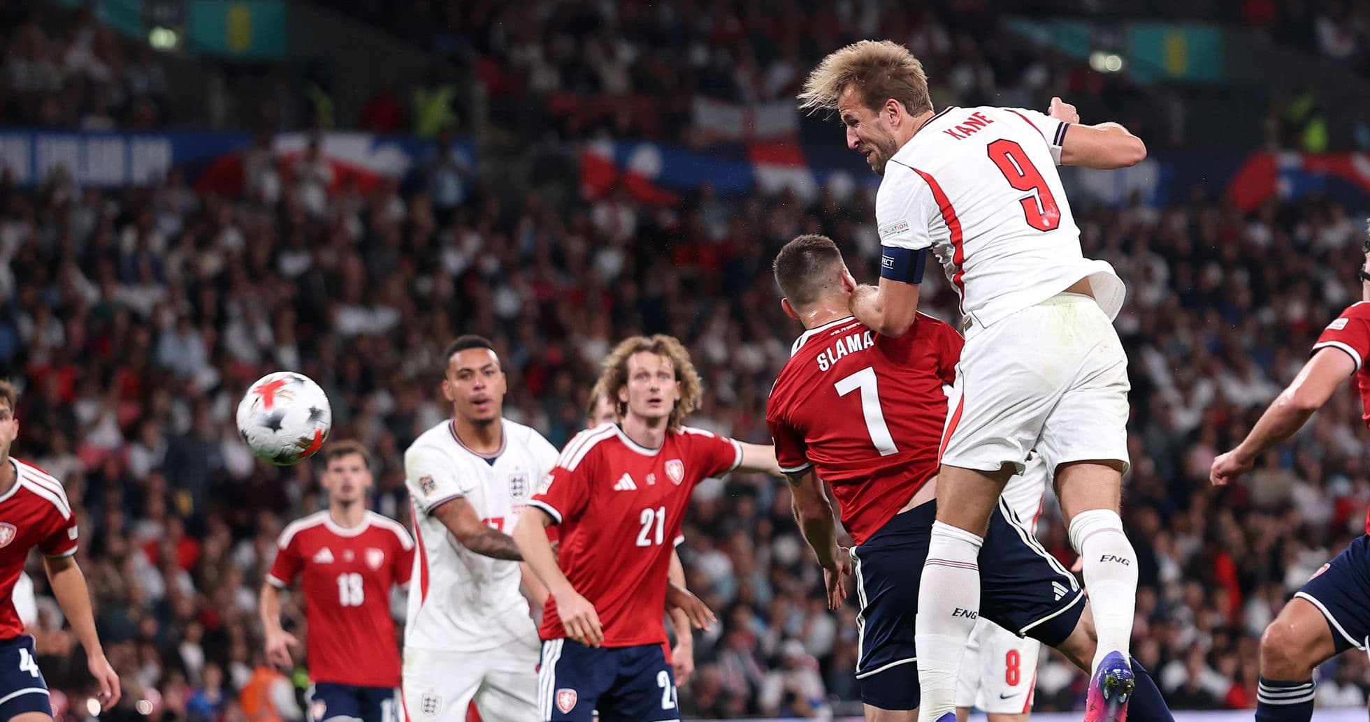 Harry Kane celebra doblete histórico en Wembley y empata récord de Peter Shilton Harry Kane celebra doblete histórico en Wembley y empata récord de Peter Shilton
